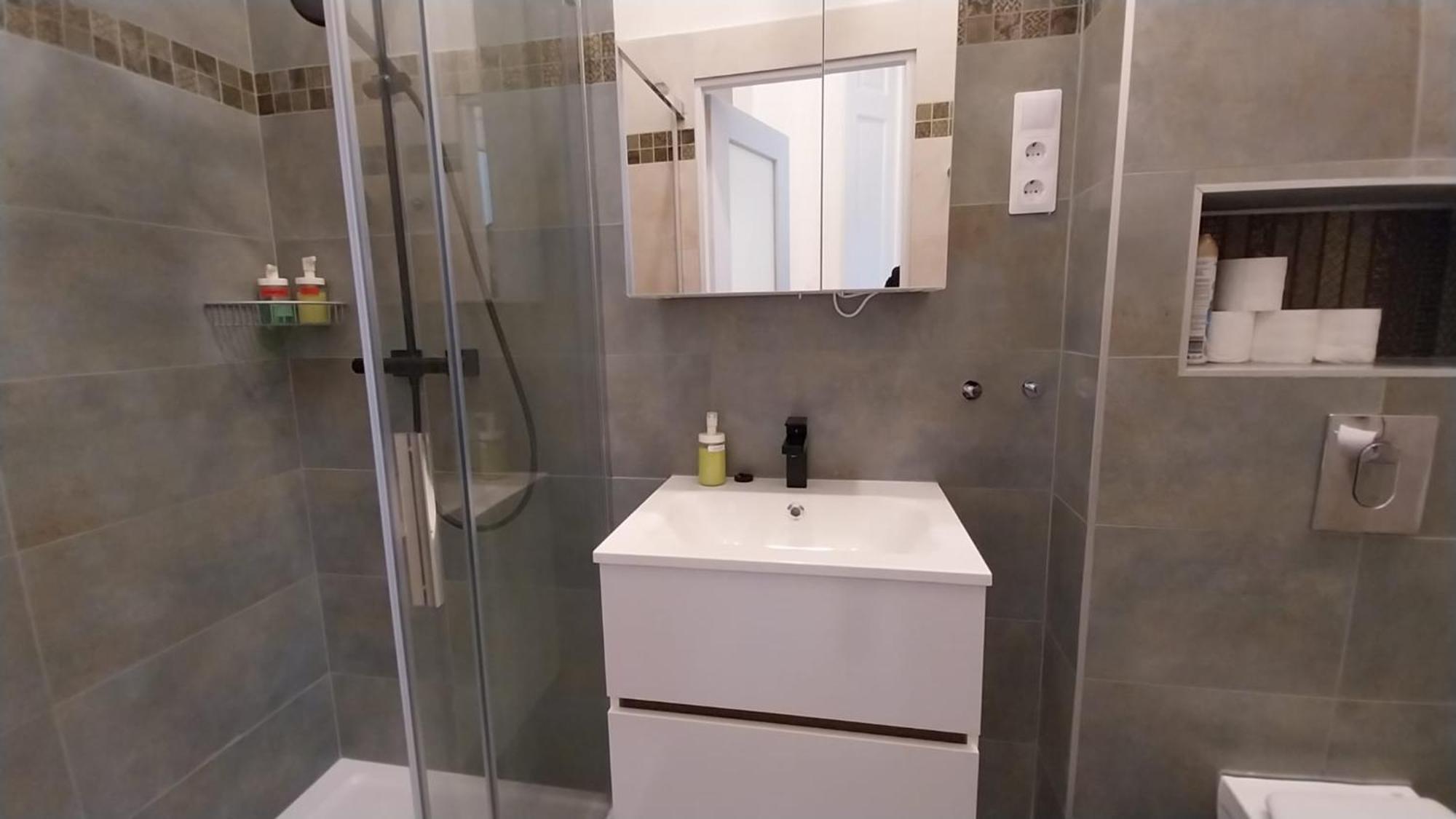 Szekely Apartment Near Deak Ferenc Square With Free Parking In Garage Budapest Bagian luar foto